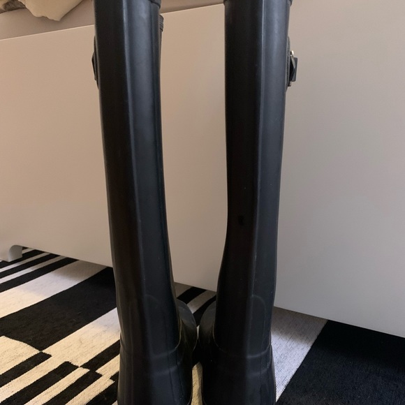 Hunter rain boots size M4/F5 - Picture 3 of 4